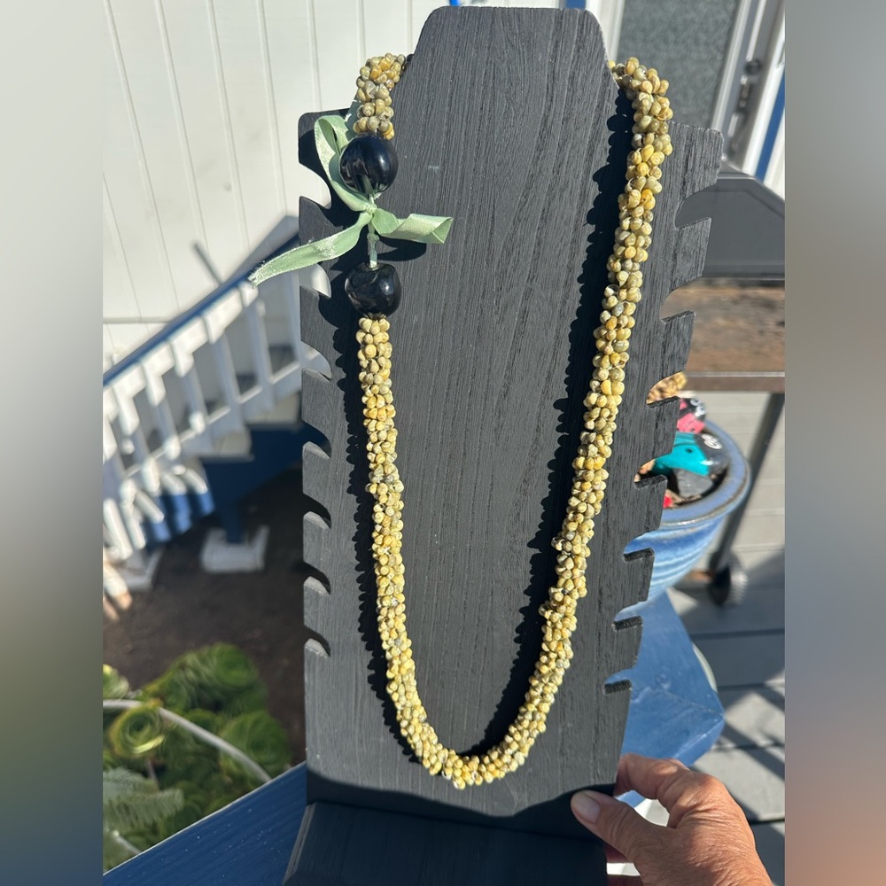 Shell Olive Green Ribbon Necklace 24”
